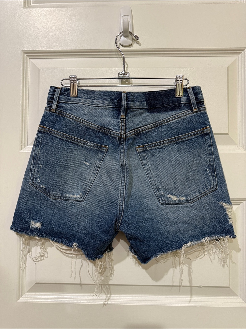 Frame Northville Rips Jean Shorts - Picture 3 of 5